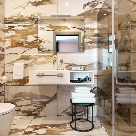 My In Vatican 招待所